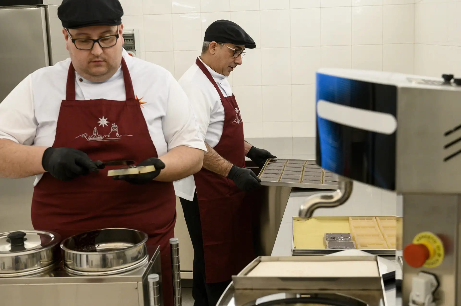 cioccolato-artigianale-diventa-cioccolatiere-lavorazione-barrette